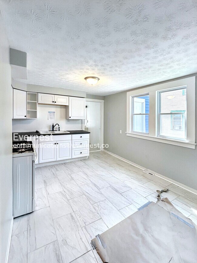 Foto del edificio - 1807 Denison Ave