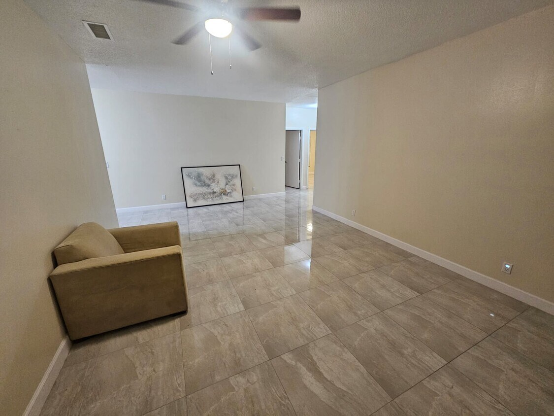 Photo - 2401 SW 82nd Terrace (Miramar, FL)