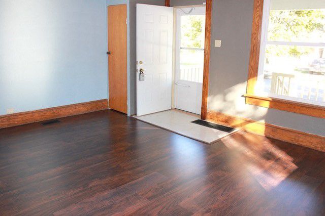 Foto del edificio - 281 W 5th St