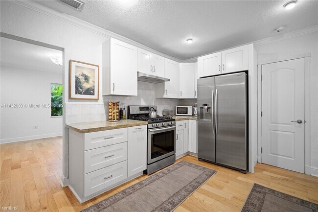 Building Photo - 2 br, 2 bath House - 141 NW 99th St