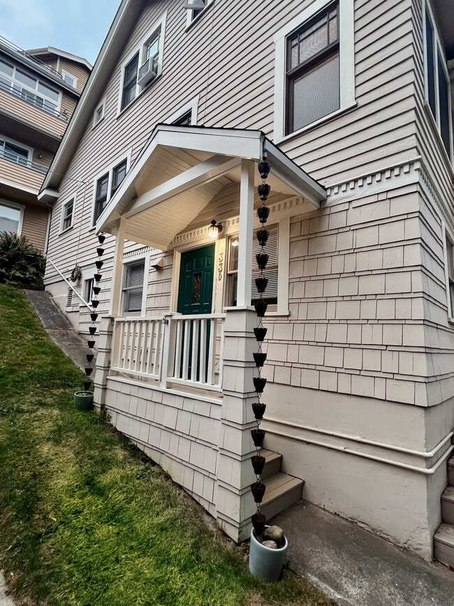 Building Photo - 33 Etruria St