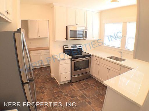 Building Photo - 5405 SE Reedway St