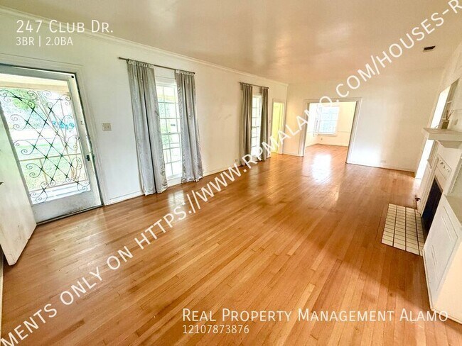 Building Photo - 247 Club Dr