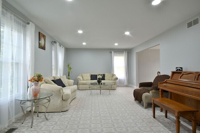 Foto del edificio - 1557 Scottdale Cir