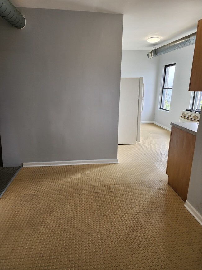 Foto del edificio - 1344 W 18th Pl