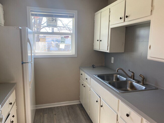 Building Photo - 2/1 Duplex in Southeast Sherman