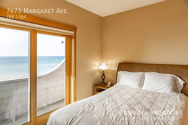 Building Photo - Spectacular Lake Michigan Home