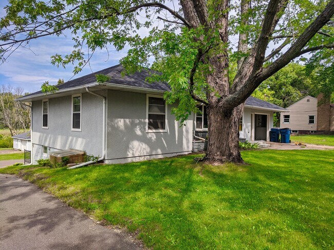 Building Photo - 675 Koehler Rd