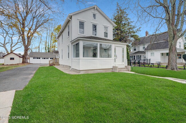 Foto del edificio - 448 Monmouth Rd