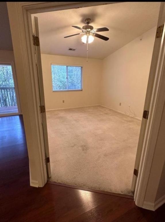 Building Photo - 480 Lakeview Dr