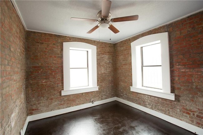 Building Photo - 1012 Prospect Ave