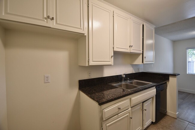 Building Photo - 14710