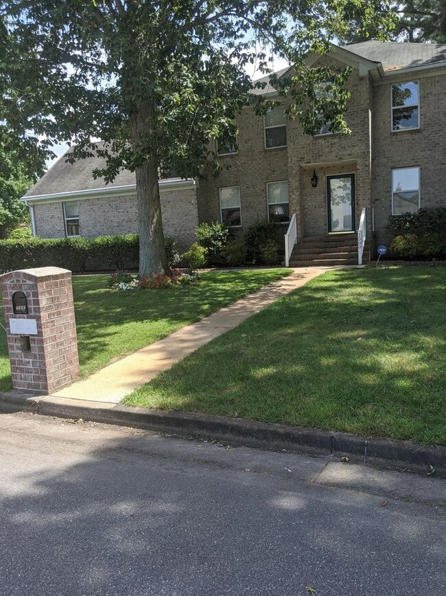 Building Photo - 1500 Lake James Dr