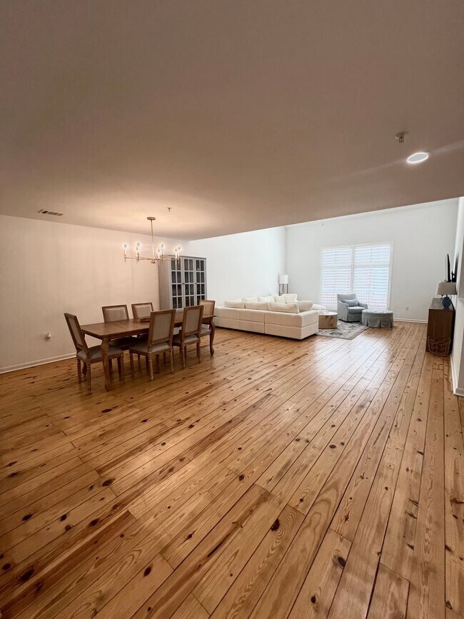 Foto del edificio - Spacious 3-Bedroom Home for Rent!