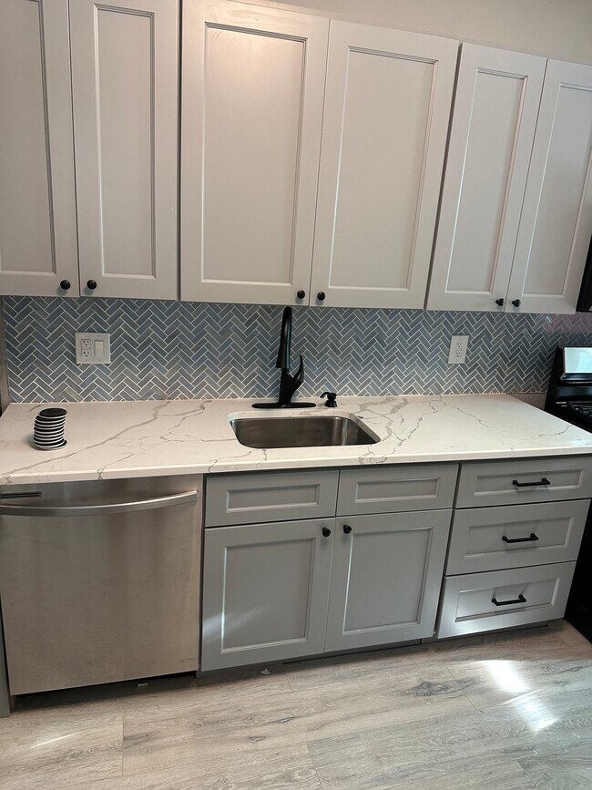 Foto del edificio - 347 N Edgewood St