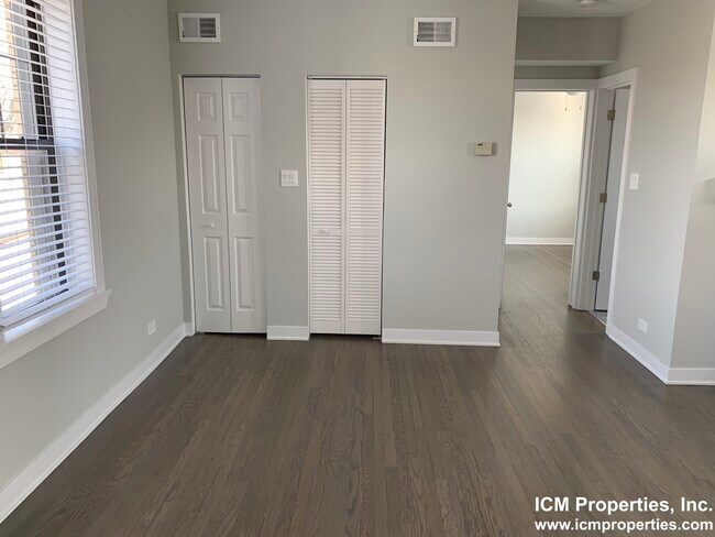 Foto del edificio - 3620 N Marshfield Ave