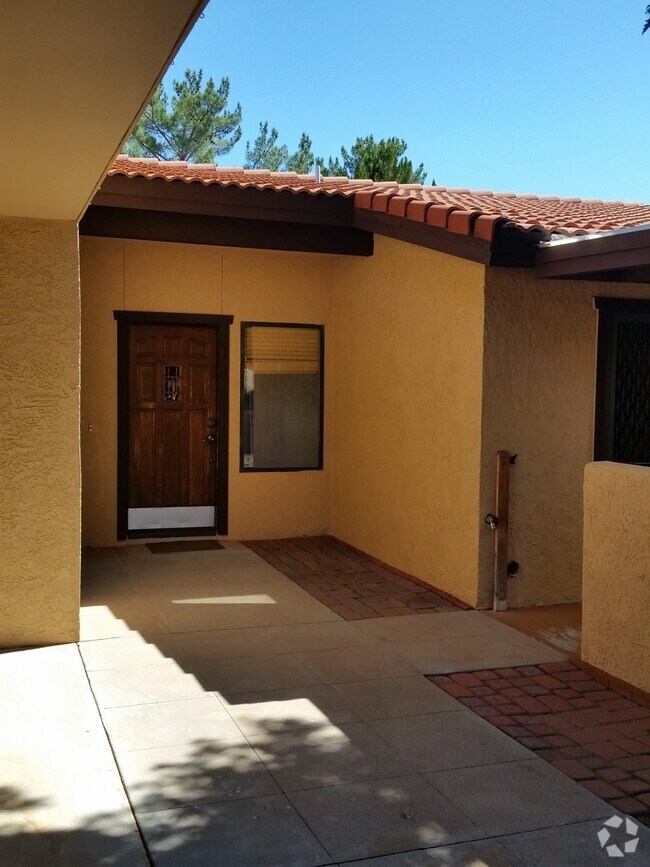 Building Photo - 155 Canyon Diablo Rd