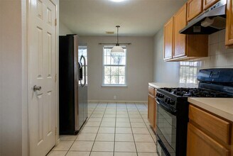 Building Photo - 10307 Sugarbridge Trail