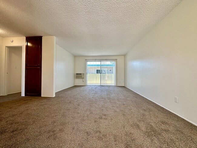 Foto del edificio - 1536 S Maple St