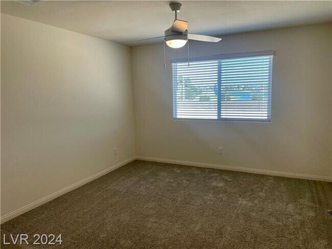 Foto del edificio - Brand New 4 Bedroom Townhome-Sunrise Manor