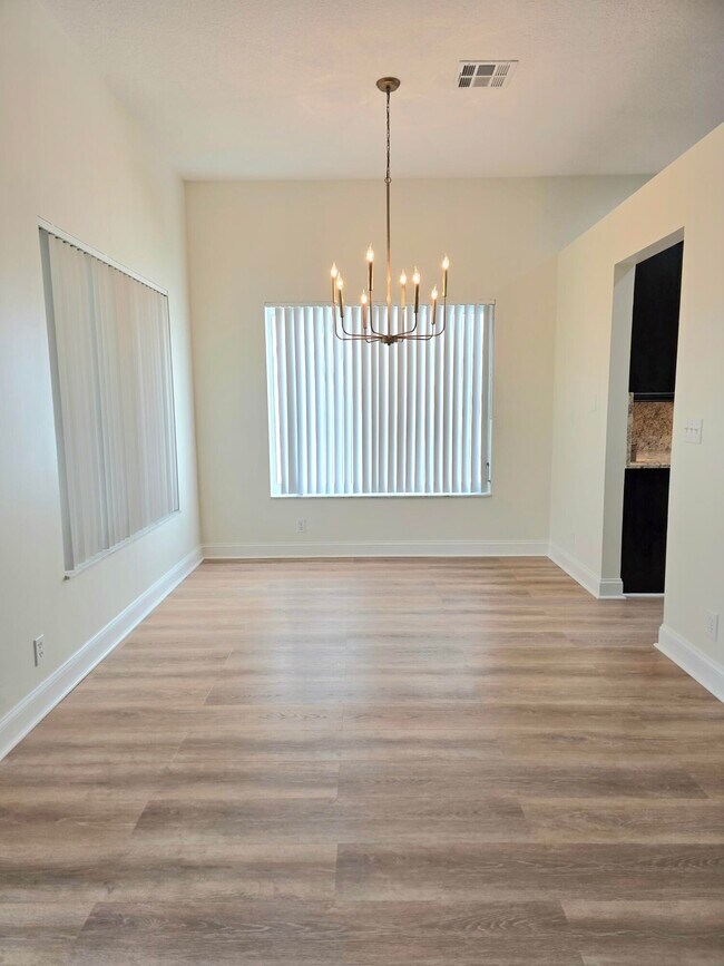 Building Photo - 10821 La Salinas Cir