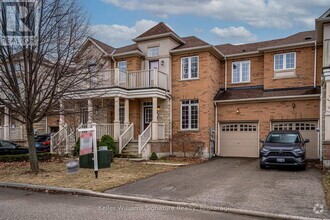 Building Photo - 93 Glendarling Crescent