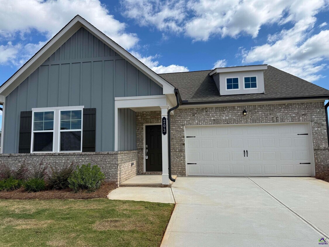 Foto principal - 203 Overton Dr