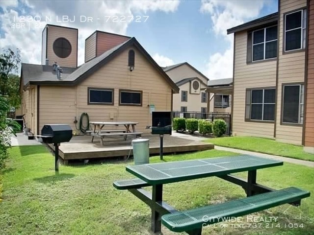 Building Photo - 1230 N LBJ Dr