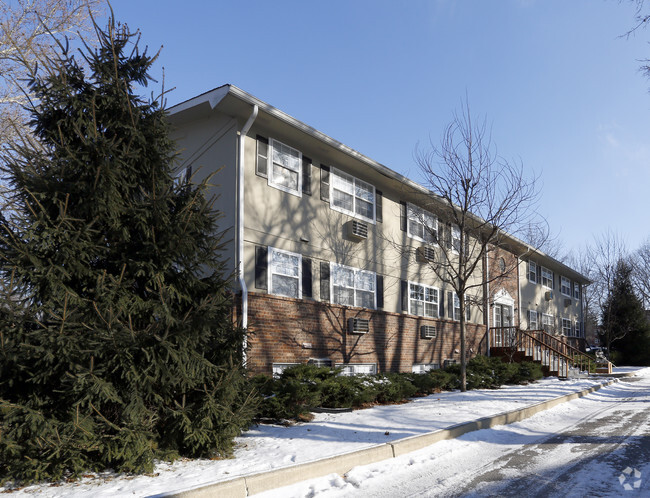 Monon Walk - Monon Walk Apartments