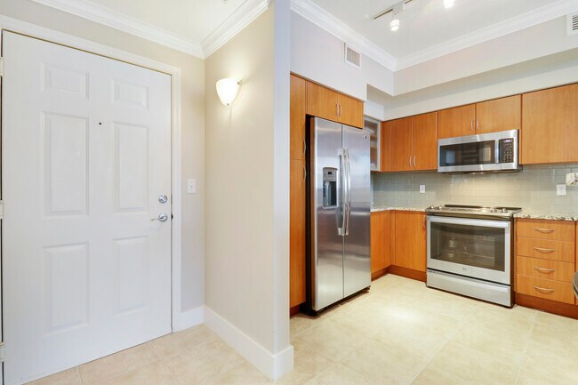 Building Photo - 804 E Windward Way