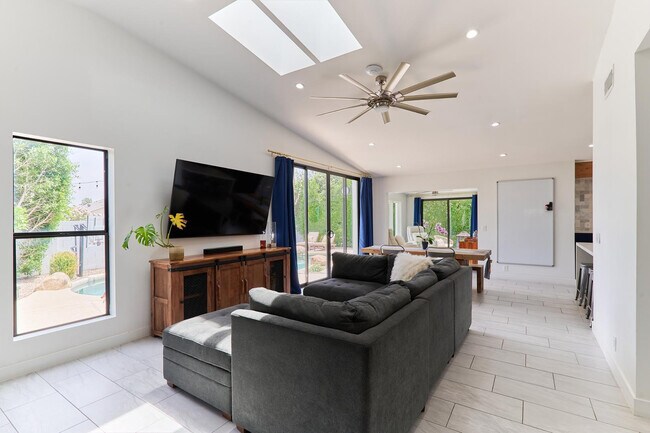 Foto del edificio - 8113 E Redwing Rd