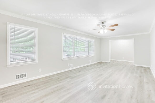 Building Photo - 2550 Greenwood Cir