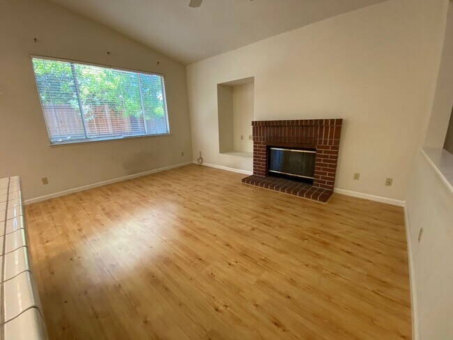 Building Photo - Awesome Folsom Home in Broadstone, Near Ra...