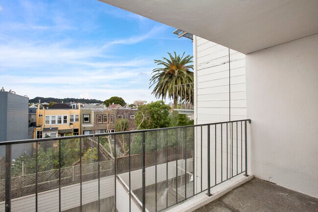 Interior Photo - 175 21st Avenue