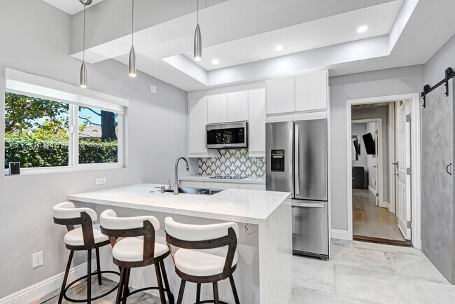Foto del edificio - 1530 Crestar Ct