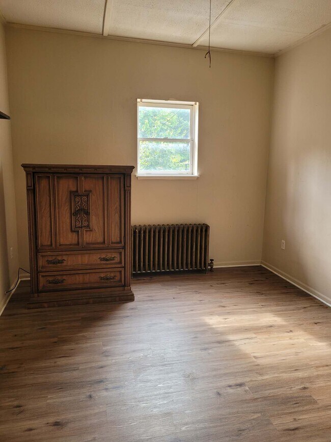 Photo - 3347 W Carson St Apartments