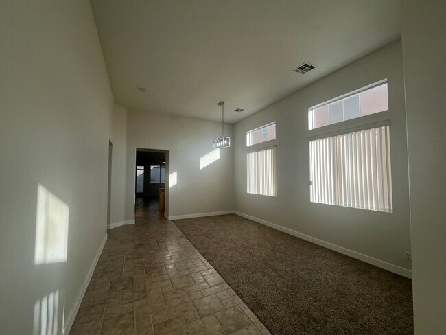 Foto del edificio - single story, 3 bed, 2 bath, 2 car garage in gated community in Summerlin