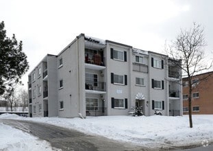 Building Photo - 69 Westwood Dr