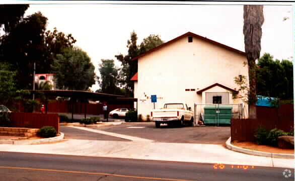 Building Photo - 145 W Felicita Ave