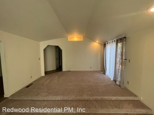 Building Photo - 3 br, 2 bath House - 2801 Hidden Valley Drive