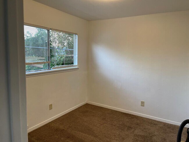 Building Photo - 2417 Truxillo St