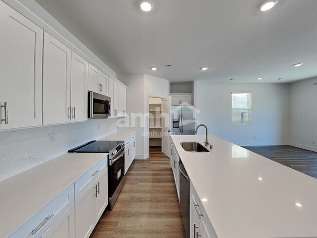 Foto del edificio - 9543 Harkes Dr