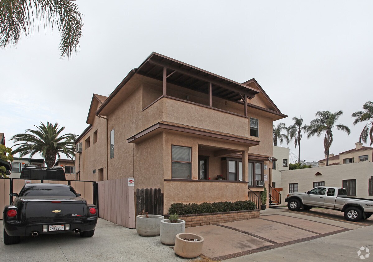 Foto del edificio - 3723-3725 1st Ave