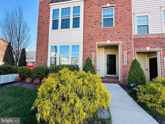 Building Photo - 22045 Broadway Ave