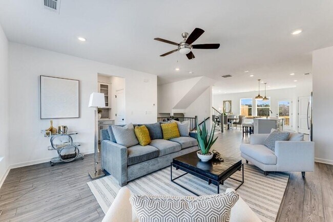 Foto del edificio - 519 Meadows Ln