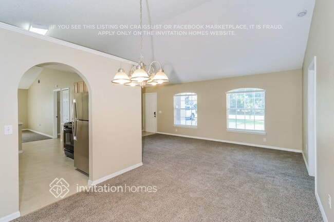 Foto del edificio - 7681 Greenboro Dr
