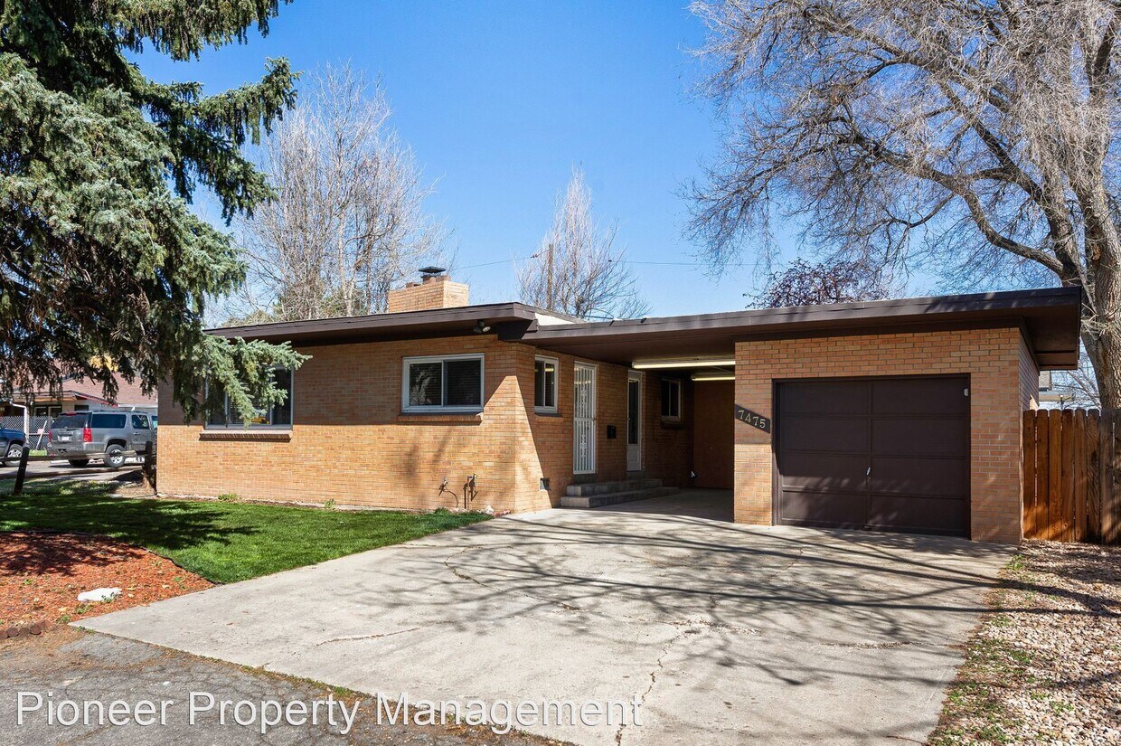 Foto principal - 3 br, 1.5 bath House - 7475 W. 18th Ave.