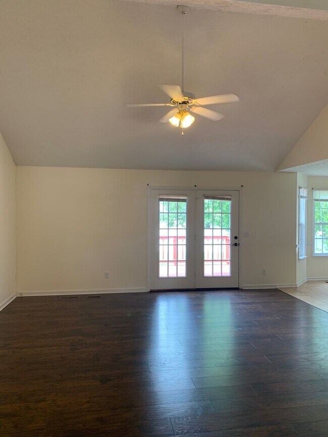 Foto del edificio - 3 Bedroom 2 Bath Home in the Heart of Manc...