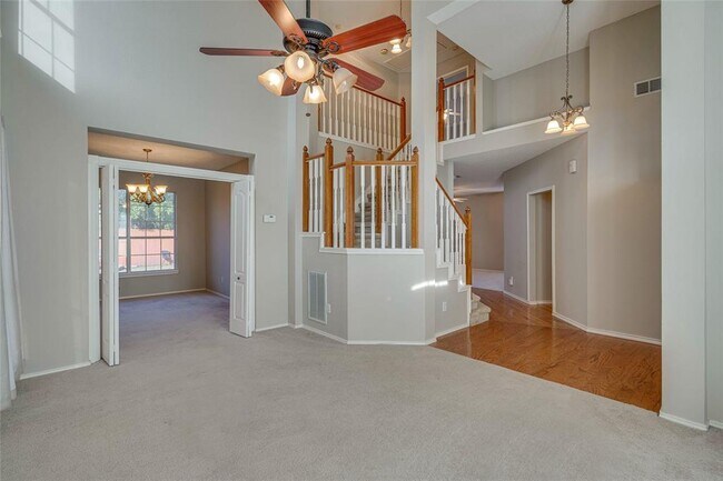 Building Photo - 2501 Potomac Dr