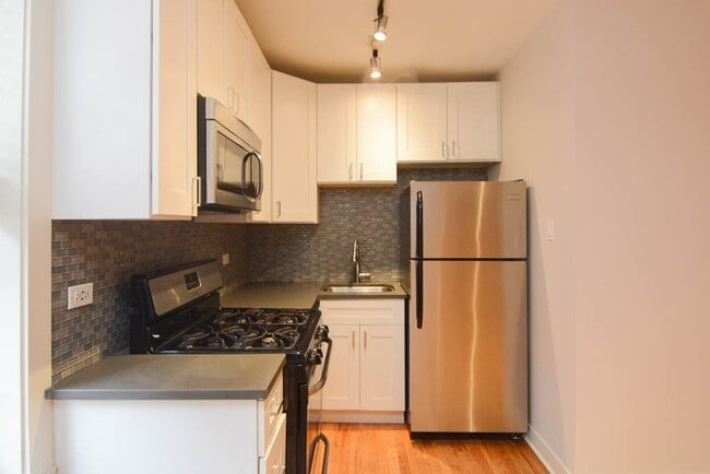 Building Photo - 2425 N Kedzie Blvd